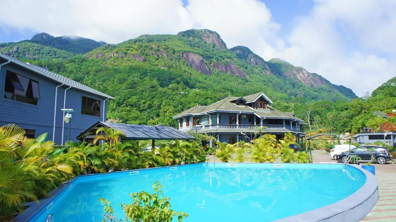 Blue Hill Bed & Breakfast Victoria 4*,  Seyşel Adaları